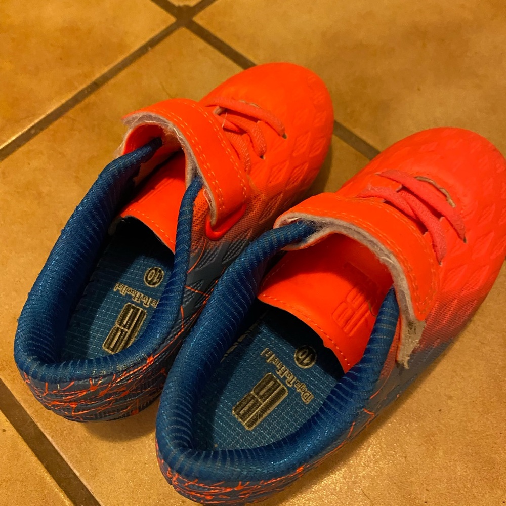 Kids cleats size 10